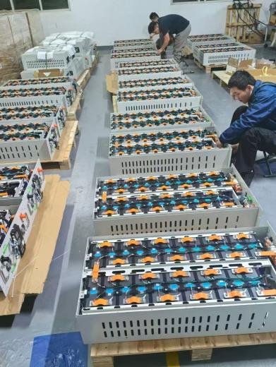 Huada Energy 2 Sets of 100KW/215KWhAir-Cooled All-in-one Energy Storage System Installed in Bangladesh