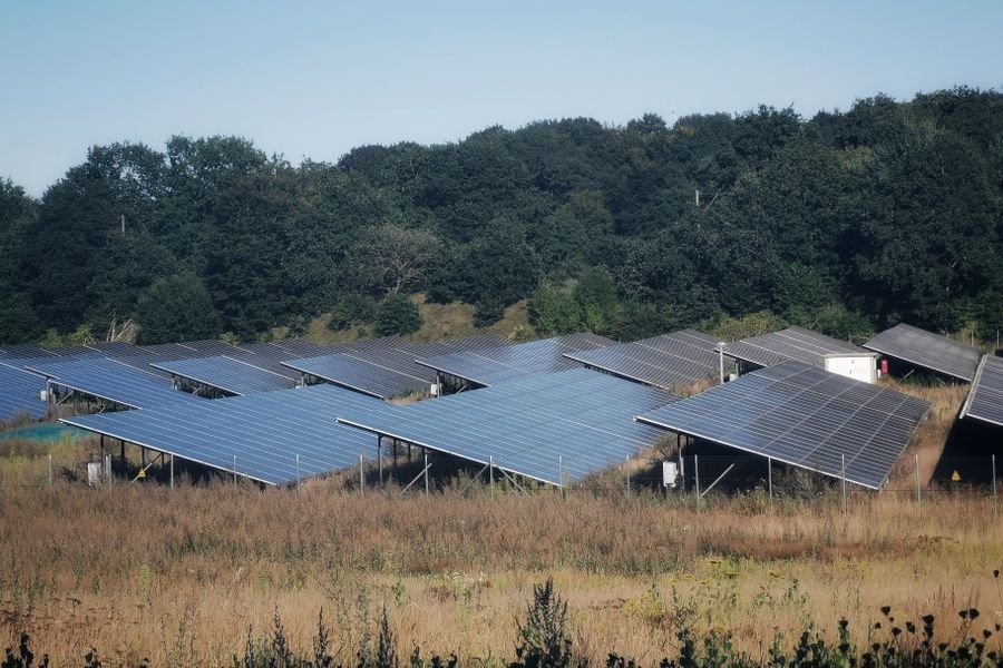Solar farm with PV arrays — a typical renewable firming site for a 2.5MWh containerized BESS
